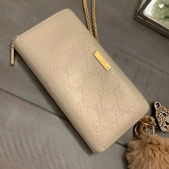 Gucci GG champagne monogram crossbody wallet - Picture 14 of 15